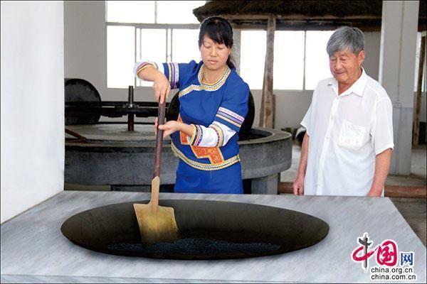 云南羅平：依魯純正菜籽油 健康營養(yǎng)好味道