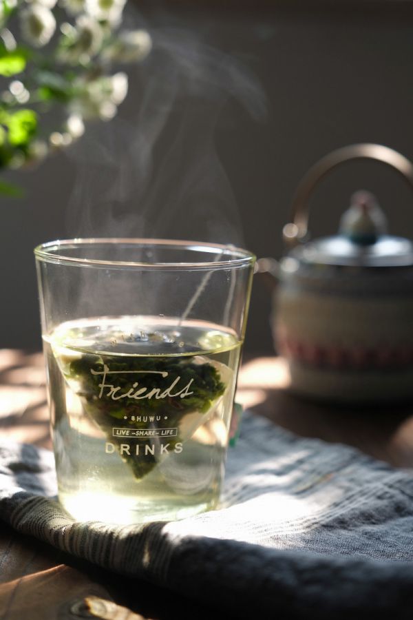 冬瓜荷葉茶的做法：營養(yǎng)豐富的清涼飲品
