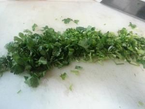 香菜豆腐羹的做法步骤 第1步