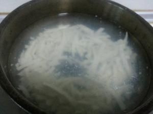 香菜豆腐羹的做法步骤 第2步