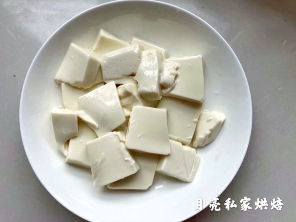 简单快手又开胃的松花蛋拌嫩豆腐