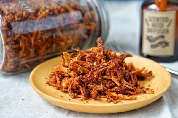 并不能減肥的低卡零食——川味雞胸肉干的做法