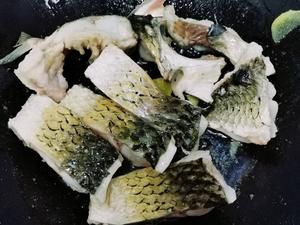 不會(huì)腥的豆腐魚湯的做法 步驟4
