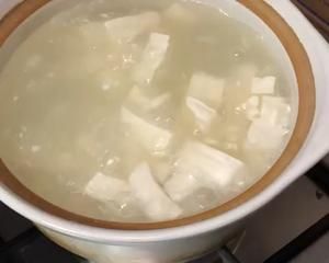 九肚鱼豆腐汤的做法 步骤3