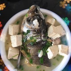 清燉豆腐魚頭湯的做法[圖]