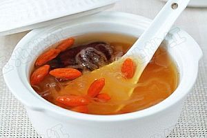 '燕窩搭配枸杞紅棗燉煮，營養(yǎng)翻倍的更佳燉法'