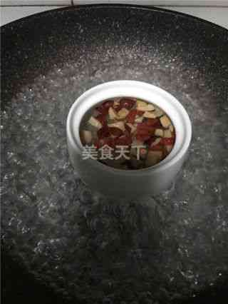 '燕窩搭配枸杞紅棗燉煮，營養(yǎng)翻倍的更佳燉法'
