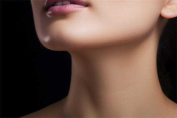 瑜伽運(yùn)動(dòng)是否真的能夠豐胸？（介紹瑜伽對(duì)胸部的影響）