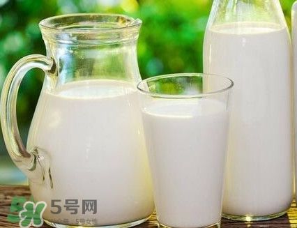 脫脂牛奶熱量高嗎？脫脂牛奶會(huì)發(fā)胖嗎