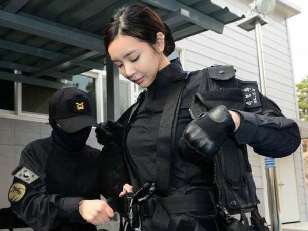 韓國“健身女王”李妍和擺拍，魔鬼身材太迷人了！