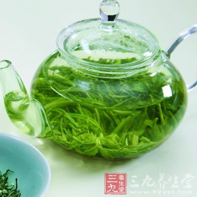 綠茶不要泡的太濃，不然會苦，蜂蜜加入量以適口為宜