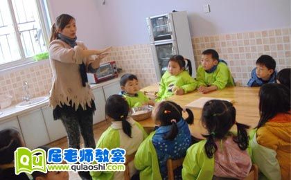 小班美術(shù)公開(kāi)課教案《圓圓的湯圓》