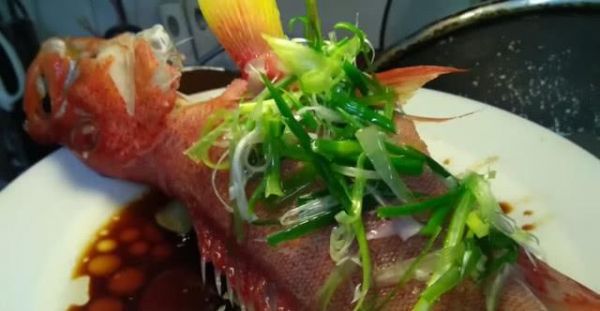 酒店中餐大厨教你几个蒸鱼秘诀，酒店级蒸鱼在家也能做