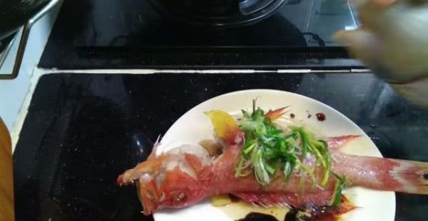 酒店中餐大厨教你几个蒸鱼秘诀，酒店级蒸鱼在家也能做