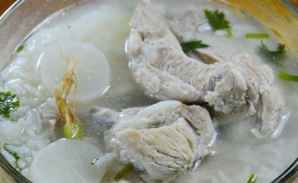如果你想做出美味的清蒸魚，六個(gè)技巧教你做非常鮮嫩美味蒸魚方法