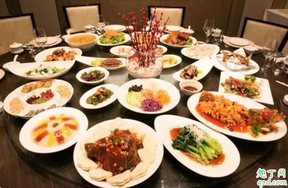 年夜飯有哪些名字吉利的菜 年夜飯?jiān)⒁夂玫牟擞心男?