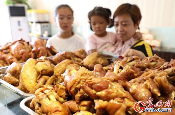 【網(wǎng)絡中國節(jié)】立秋吃啥？跟著這份攻略去嘗一嘗