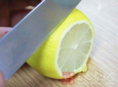 檸檬可以分解葡萄糖和碳酸作用