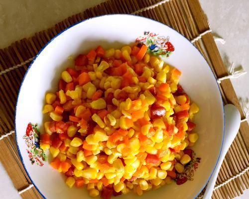 美味健康的玉米胡蘿卜豬肉餃子（用新鮮食材制作的佳肴，一次品嘗不夠！）