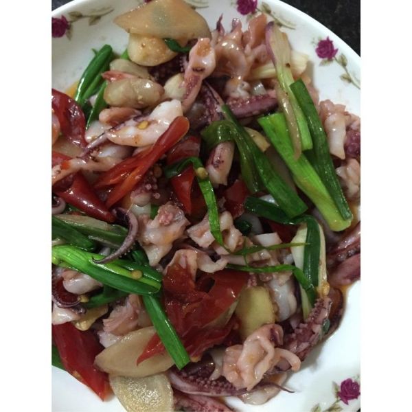 泡椒炒魷魚(yú)