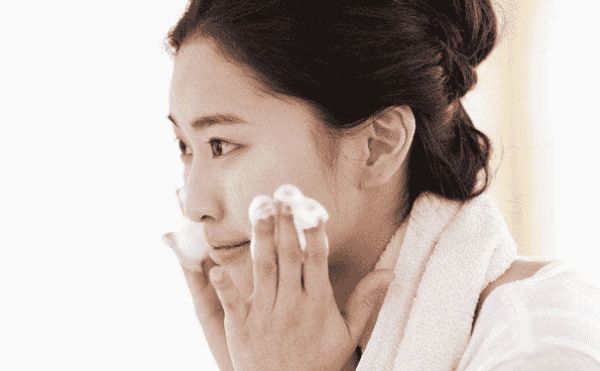 如何平衡皮肤的水油？怎么控制肌肤出油情况？(1)