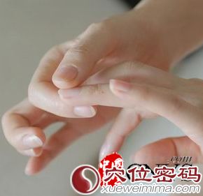中醫(yī)養(yǎng)生 按摩經(jīng)絡(luò)五個(gè)穴位排毒養(yǎng)顏