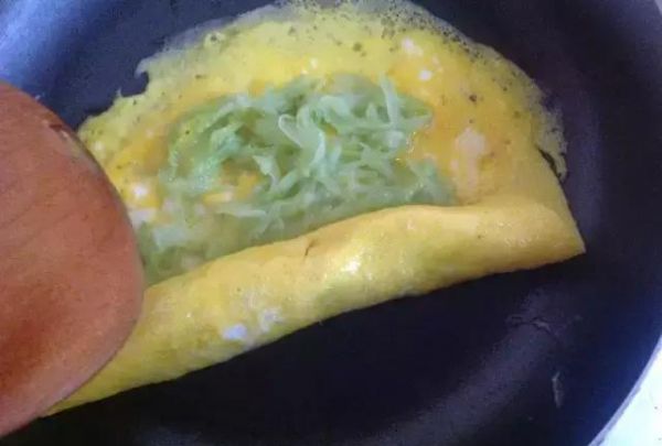 宝宝辅食之美味早餐:黄瓜鸡蛋卷