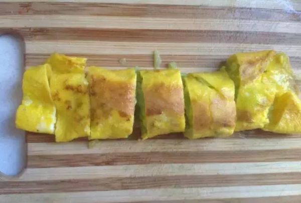 宝宝辅食之美味早餐:黄瓜鸡蛋卷