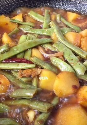 豬骨燉豆角土豆的家常做法（營(yíng)養(yǎng)豐富，健康美味的秋季家常菜）