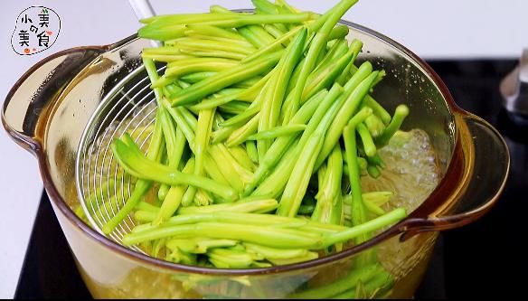 純奶手撕吐司的做法 步驟1