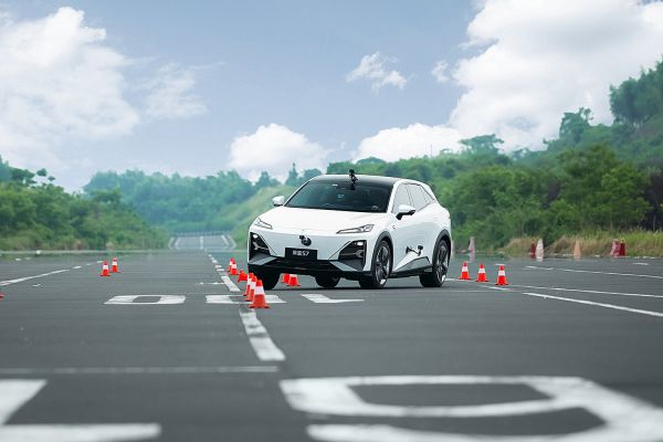 深藍S7增程版動態(tài)品鑒啟動，打造沒有續(xù)航焦慮的純電體驗