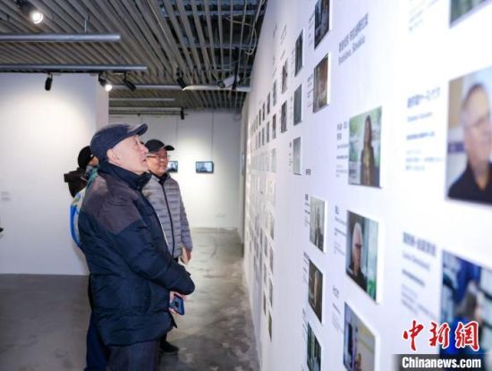 　　圖為展覽現(xiàn)場?！　＄娦?攝