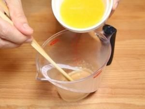 超简单水晶橙子果冻的做法 步骤3