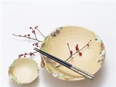 集體用餐時(shí)需要注意哪些夾菜禮儀