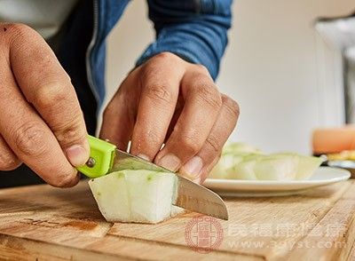 冬瓜中的膳食纖維含量很高