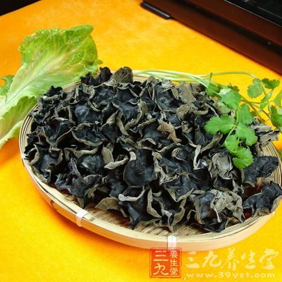 木耳含有維生素k和豐富的鈣