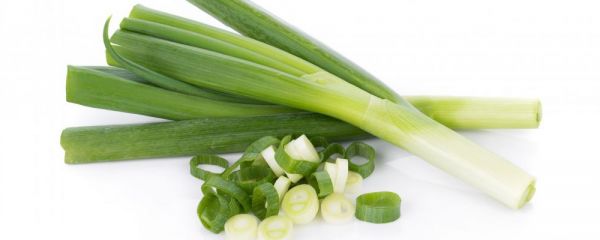 大葱有什么功效 大葱很多人都吃错了 大葱功效有什么