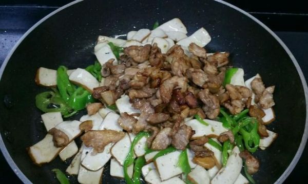 美味健康，瘦肉炒豆干的做法（香脆可口）