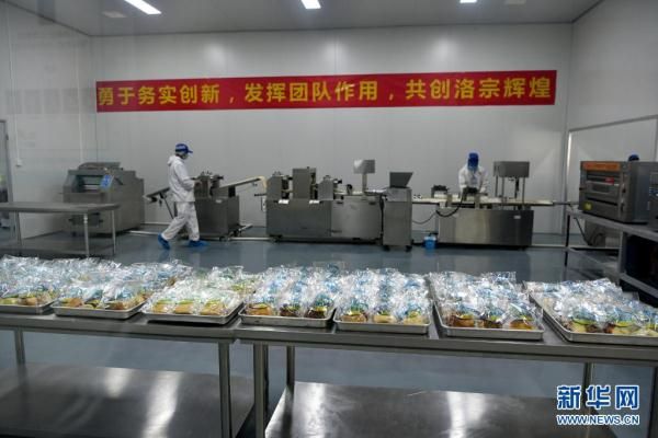 西藏洛隆：青稞深加工促增收