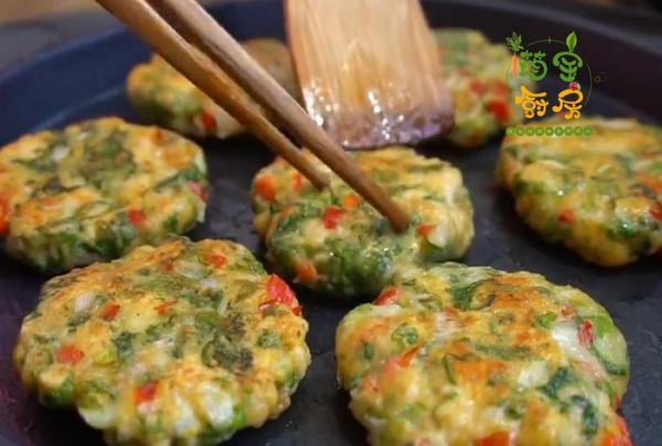 早餐餅這樣做，青菜、粗糧加雞肉，粗糧細(xì)做，營(yíng)養(yǎng)健康，做法簡(jiǎn)單