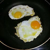 喵阿杪之能量早餐(三明治+蜂蜜檸檬水+蔬菜水果沙拉)兩人餐的做法圖解1