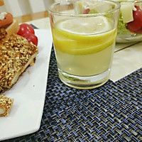 喵阿杪之能量早餐(三明治+蜂蜜檸檬水+蔬菜水果沙拉)兩人餐的做法圖解5