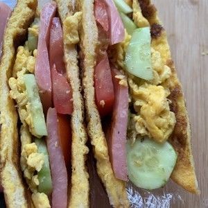 鸡蛋面包片➕香蕉➕高钙脱脂牛奶=健康营养的减肥早餐的做法步骤 第3步