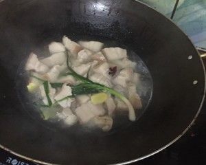 紅燒肉(無(wú)油版)的做法步驟 第1步