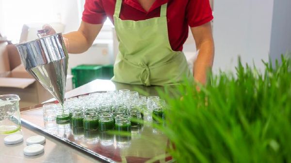 蜂蜜搭配蔬菜汁養(yǎng)生更好