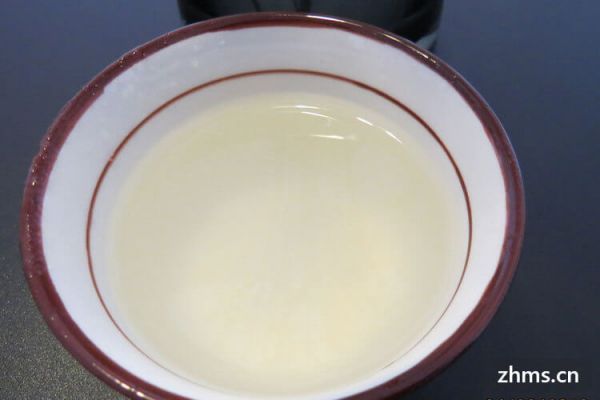 蜂蜜水減肥法的好處和注意事項