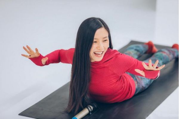 這位瑜伽達(dá)人了不起！被管理身材困擾的你，其實(shí)堅(jiān)持運(yùn)動很簡單