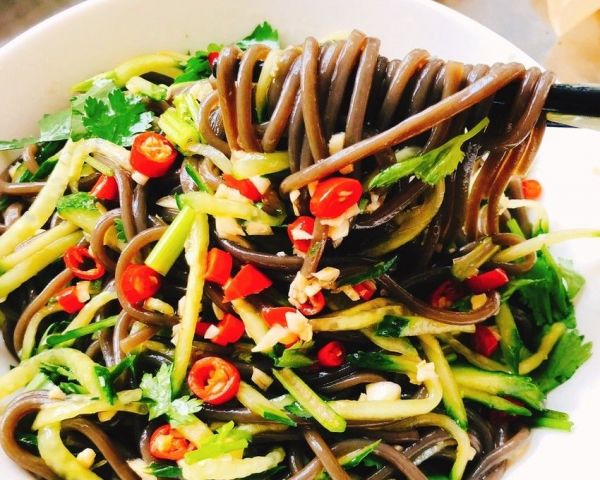 酸辣蕨根粉-吸點(diǎn)健康粉兒
