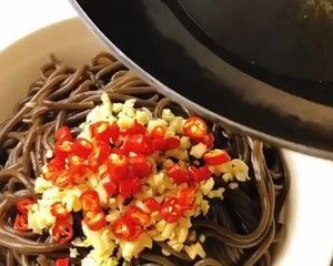 酸辣蕨根粉-吸點(diǎn)健康粉兒的做法步驟 第4步