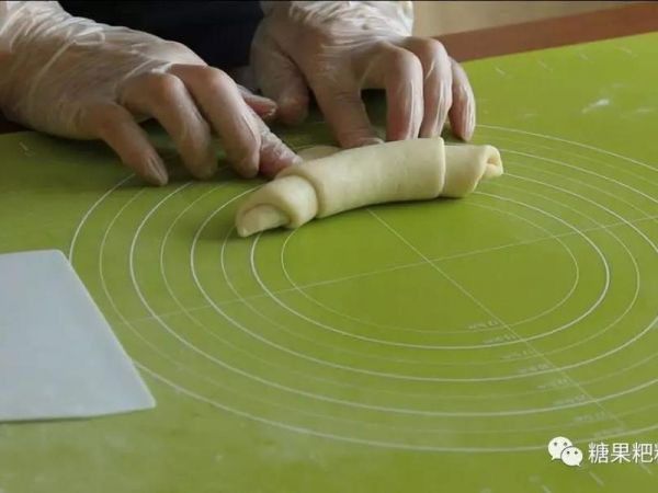 純奶手撕吐司的做法 步驟1